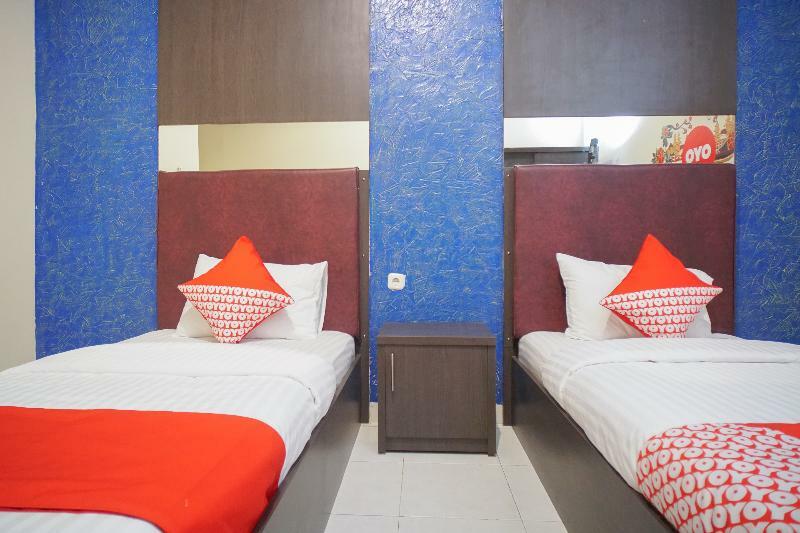 Urbanview Hotel Nugraha Palembang By Reddoorz Exterior photo